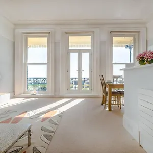 Spectacular Sea Views! Stylish Apt With Balcony Brighton
